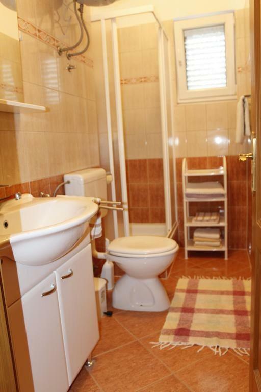 Apartmani Zeljko Metajna Exterior foto